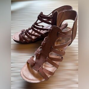 Women sandals size 9